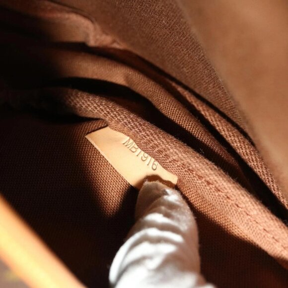 LOUIS VUITTON Monogram Saumur 30 Shoulder Bag - Picture 11 of 16